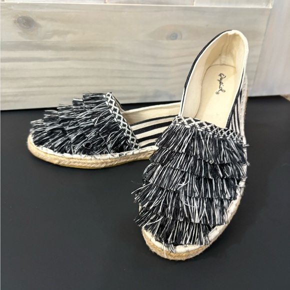 Black and Cream Espadrille Flats - Picture 3 of 7
